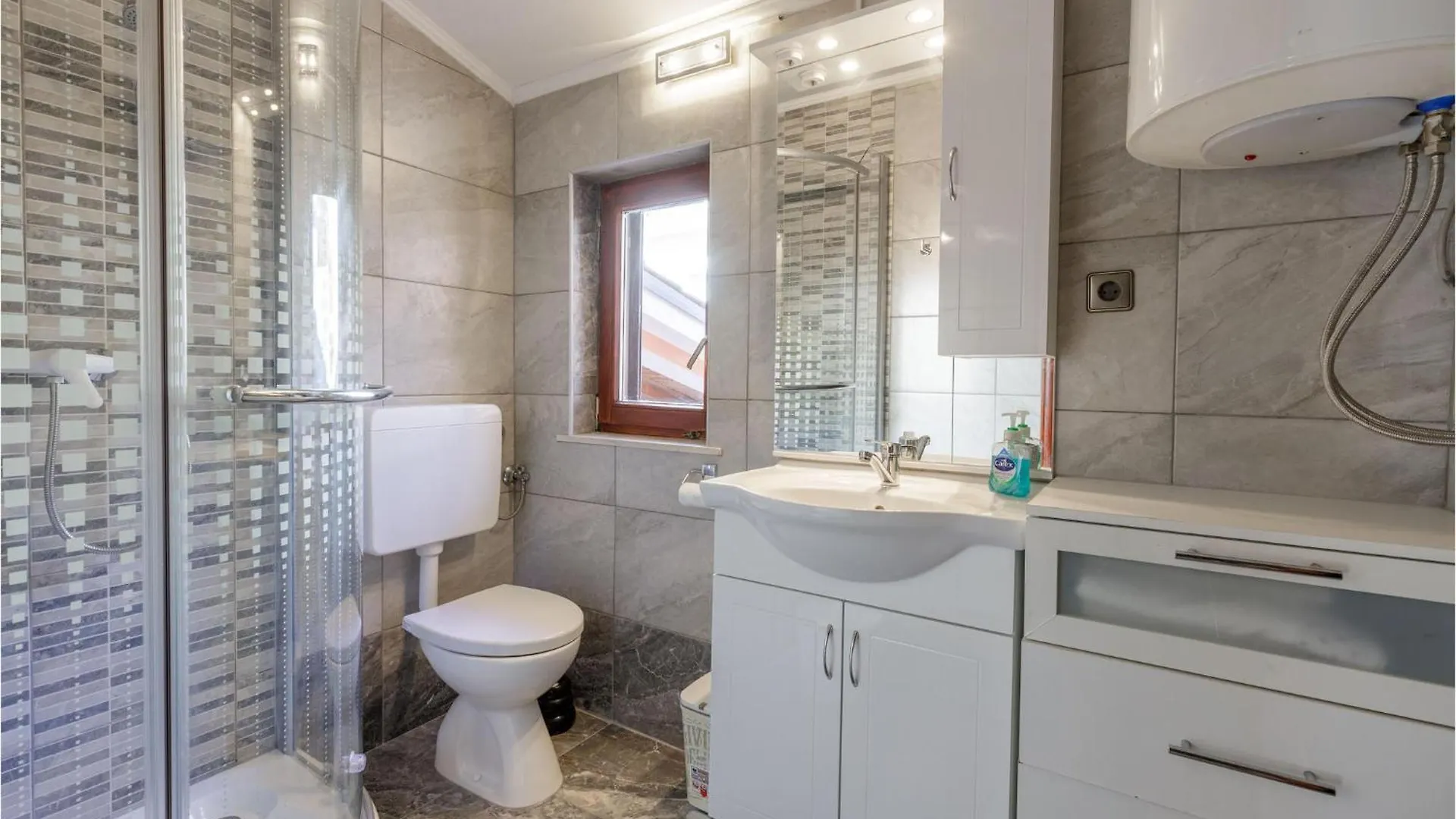 2 Bedroom Lovely Apartment In Crikvenica