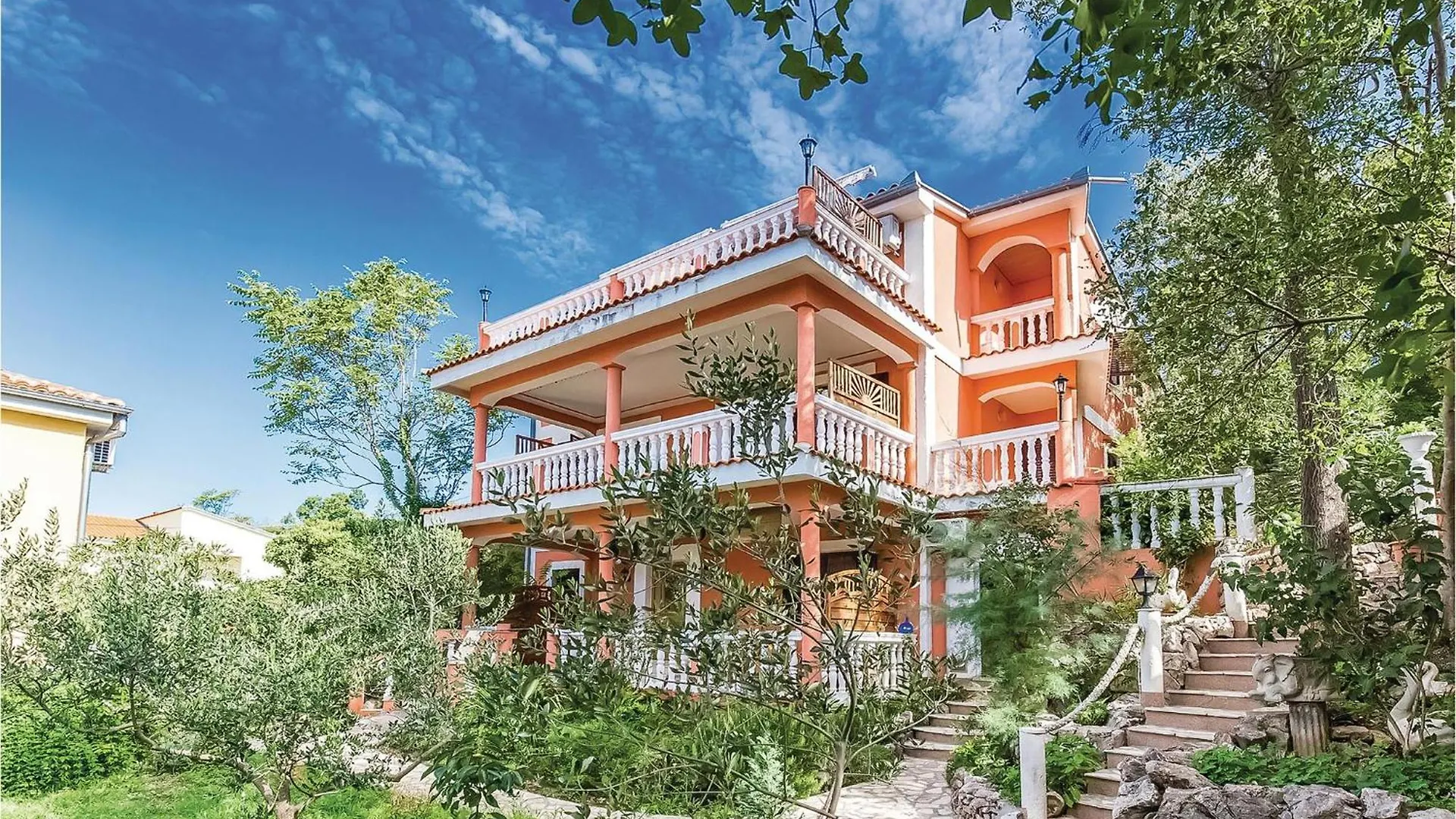 2 Bedroom Lovely Apartment In Crikvenica