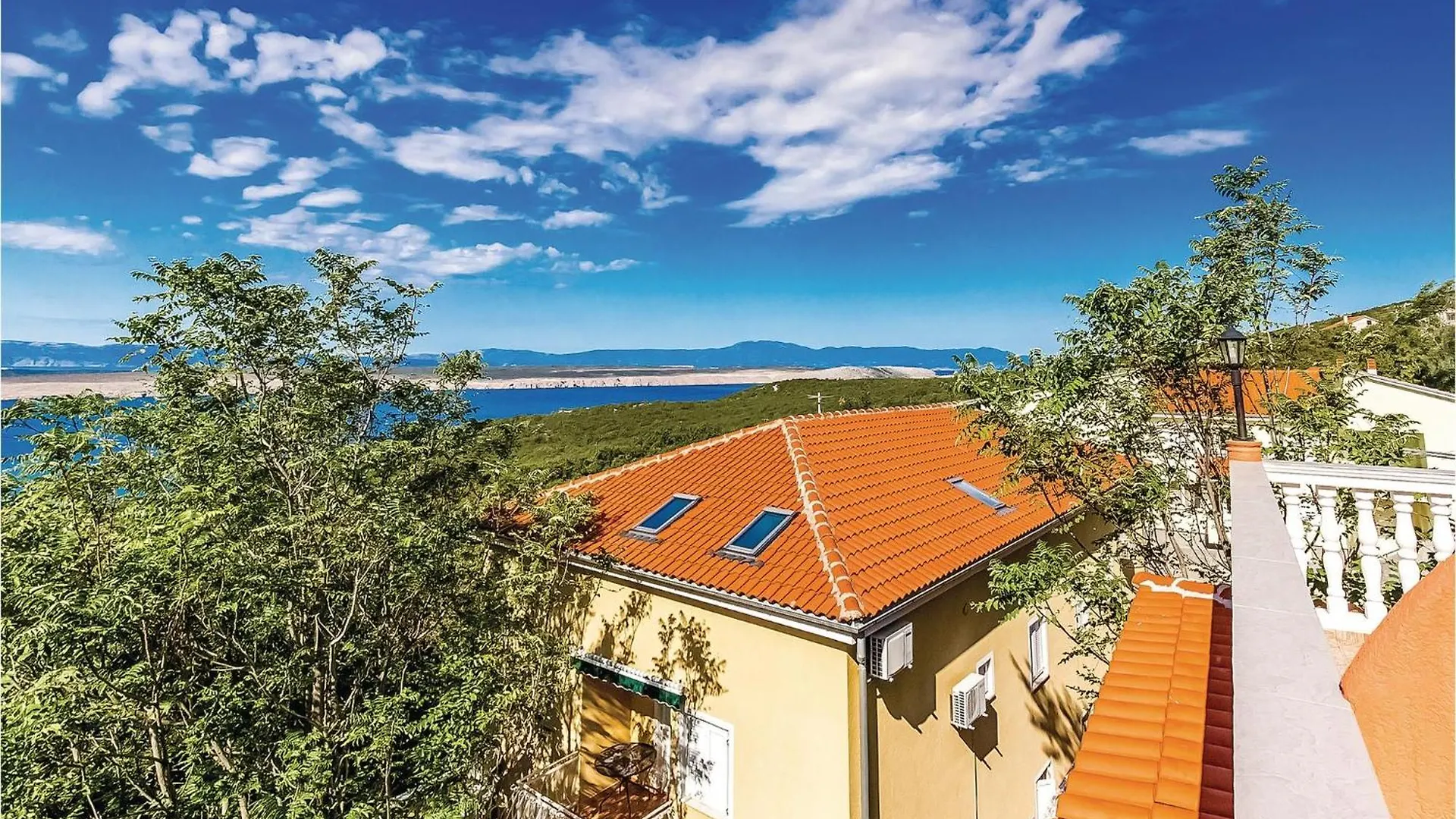 2 Bedroom Lovely Apartment In Crikvenica