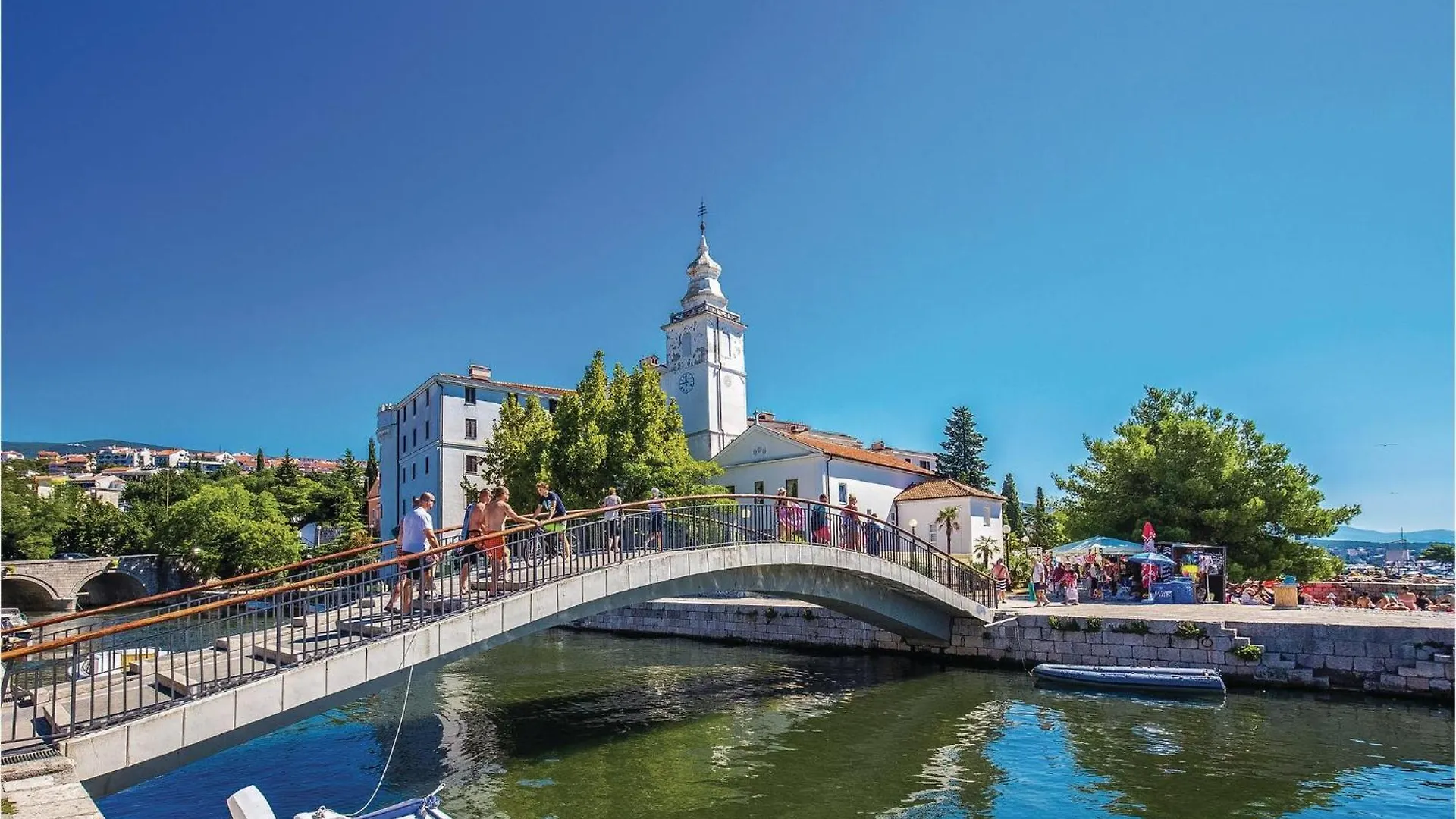 2 Bedroom Lovely Apartment In Crikvenica