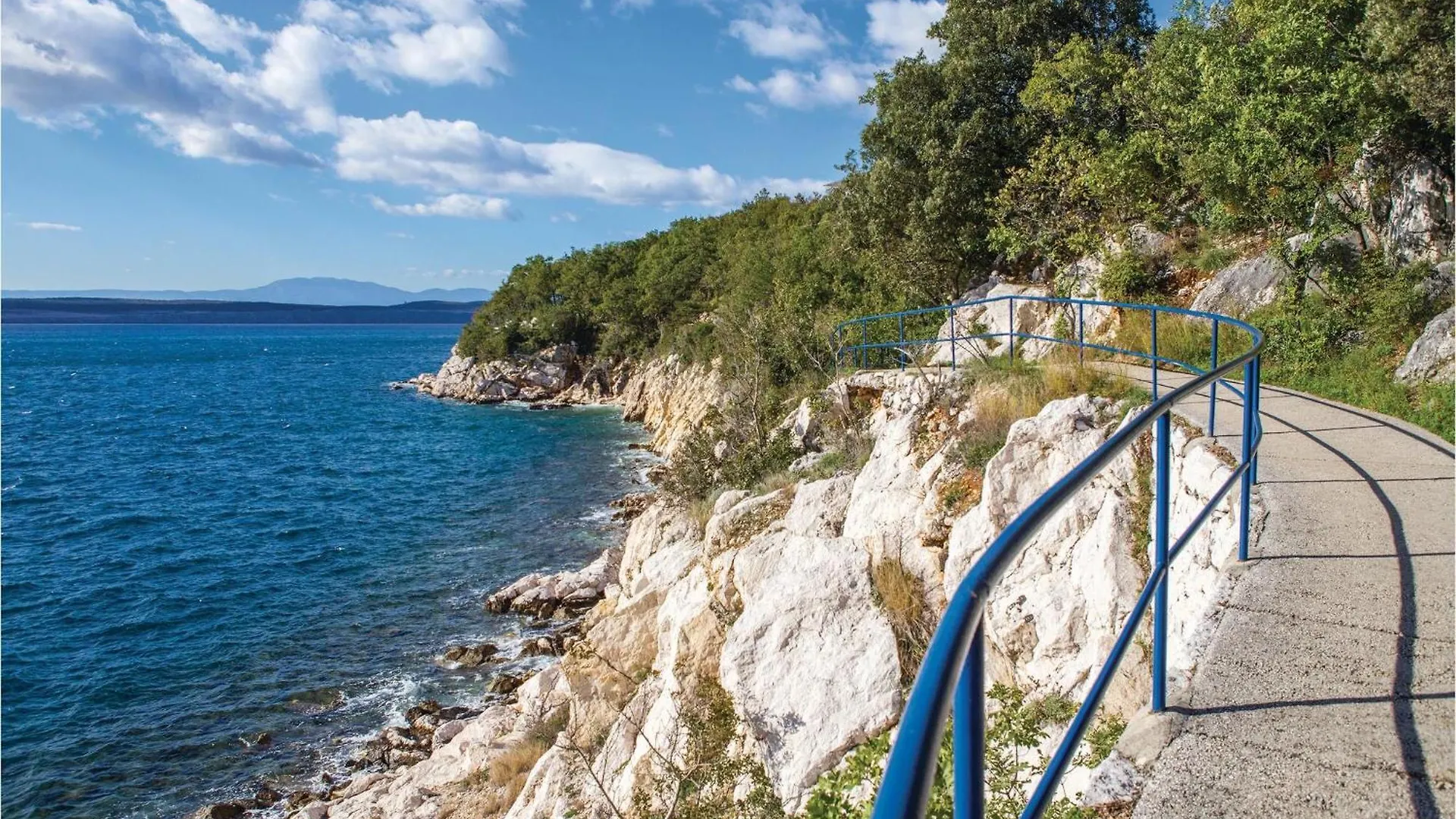 2 Bedroom Lovely Apartment In Crikvenica